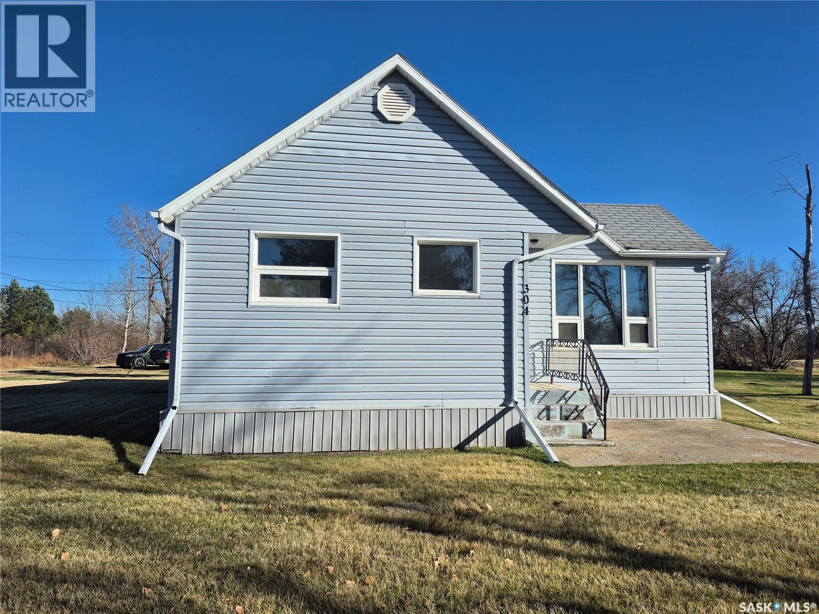 304 Froude Street Property Photo 3