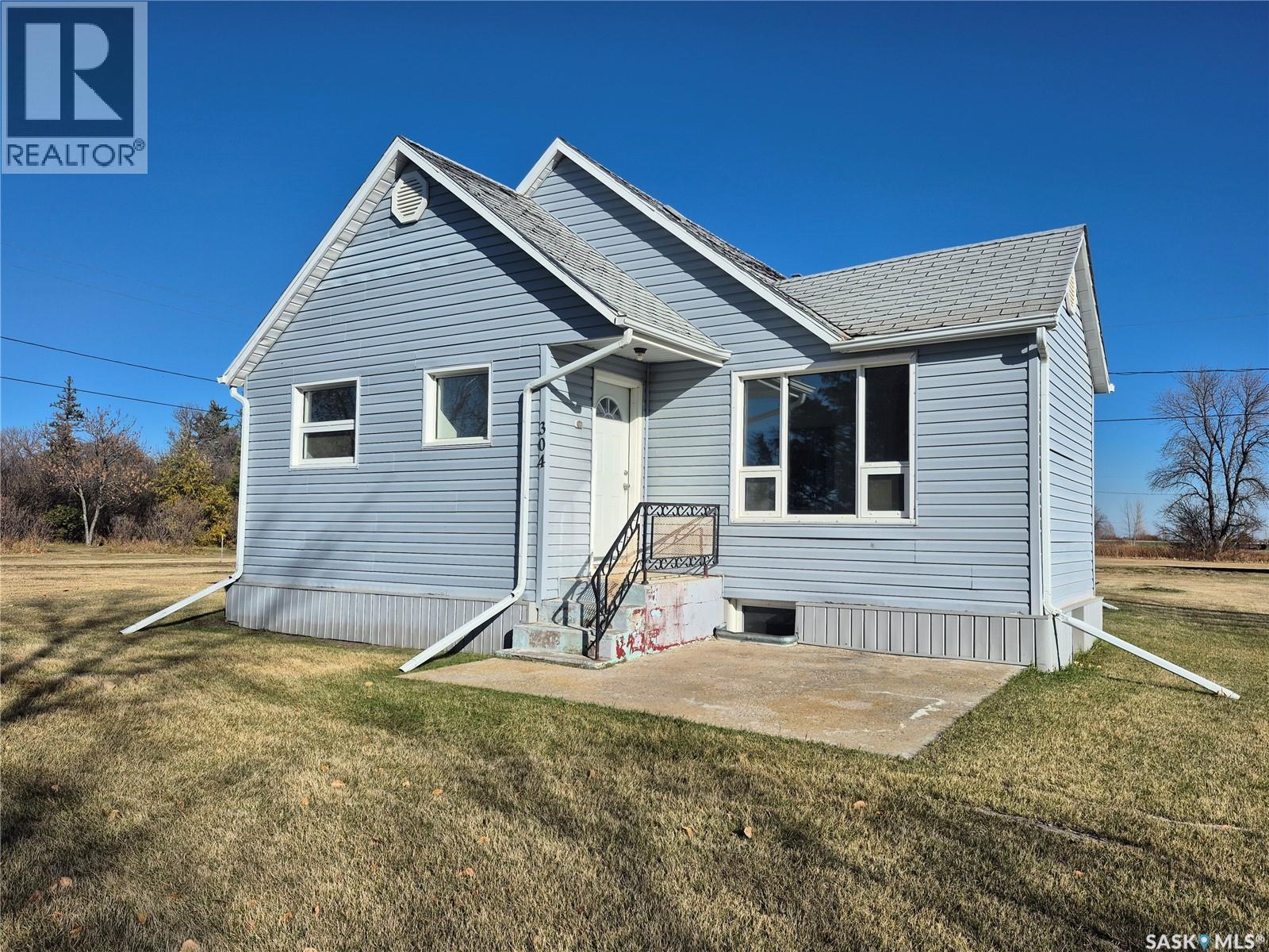 304 Froude Street Property Photo 4