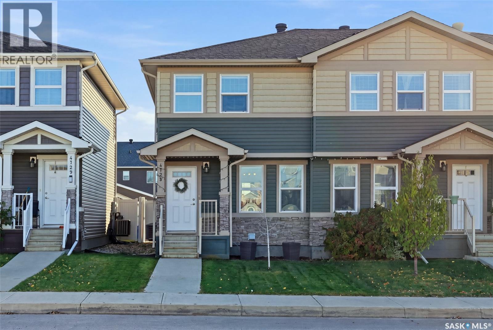 4725 Primrose Green Drive E Property Photo 1