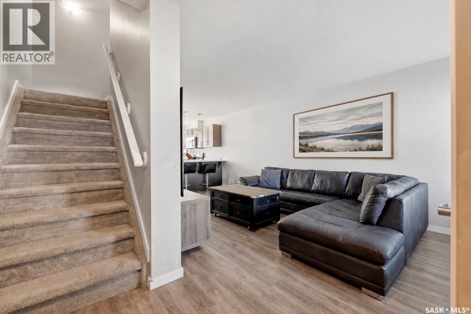 4725 Primrose Green Drive E Property Photo 2
