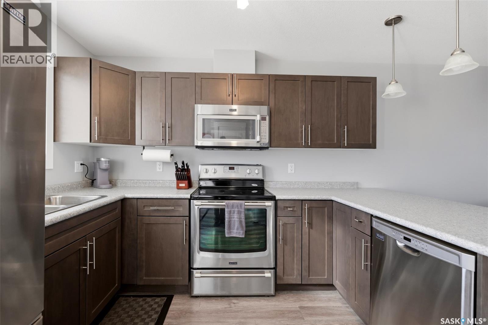 4725 Primrose Green Drive E Property Photo 7