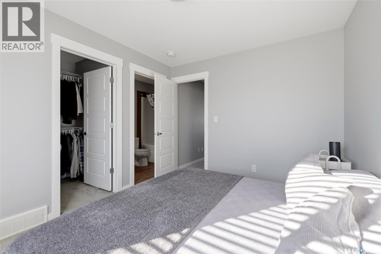 4725 Primrose Green Drive E Property Photo 11