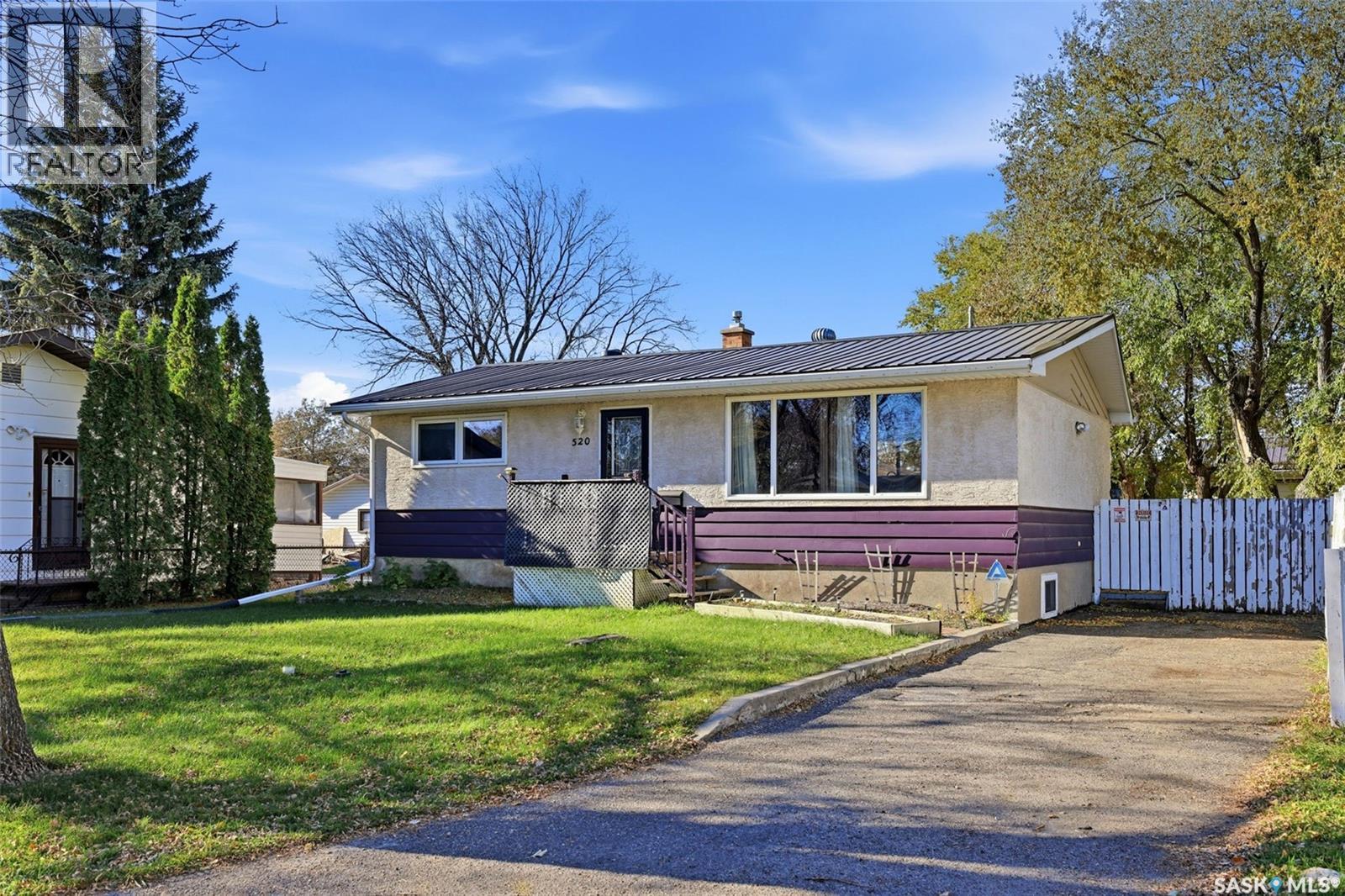 520 Montague STREET Property Photo 1