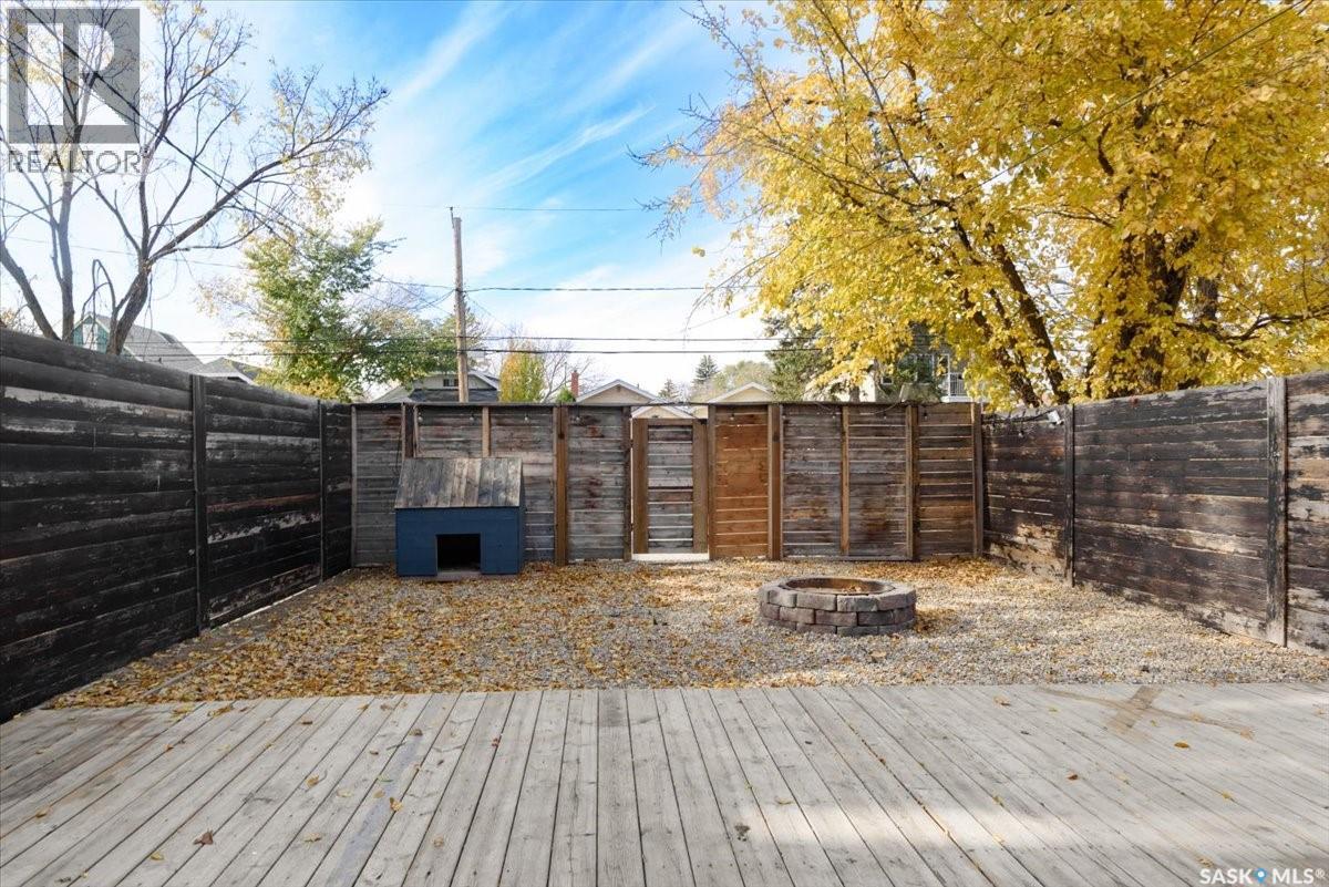 2042 Argyle Street Property Photo 27