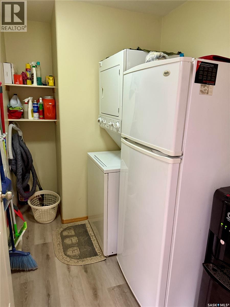 129 2nd Street W Property Photo 16