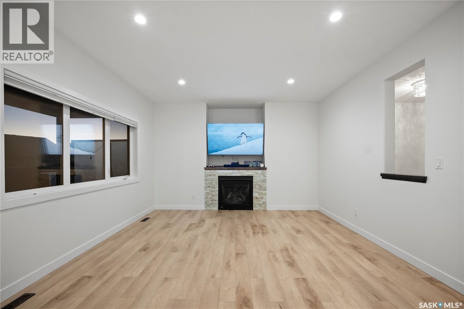 4221 Green Olive Way E Property Photo 6