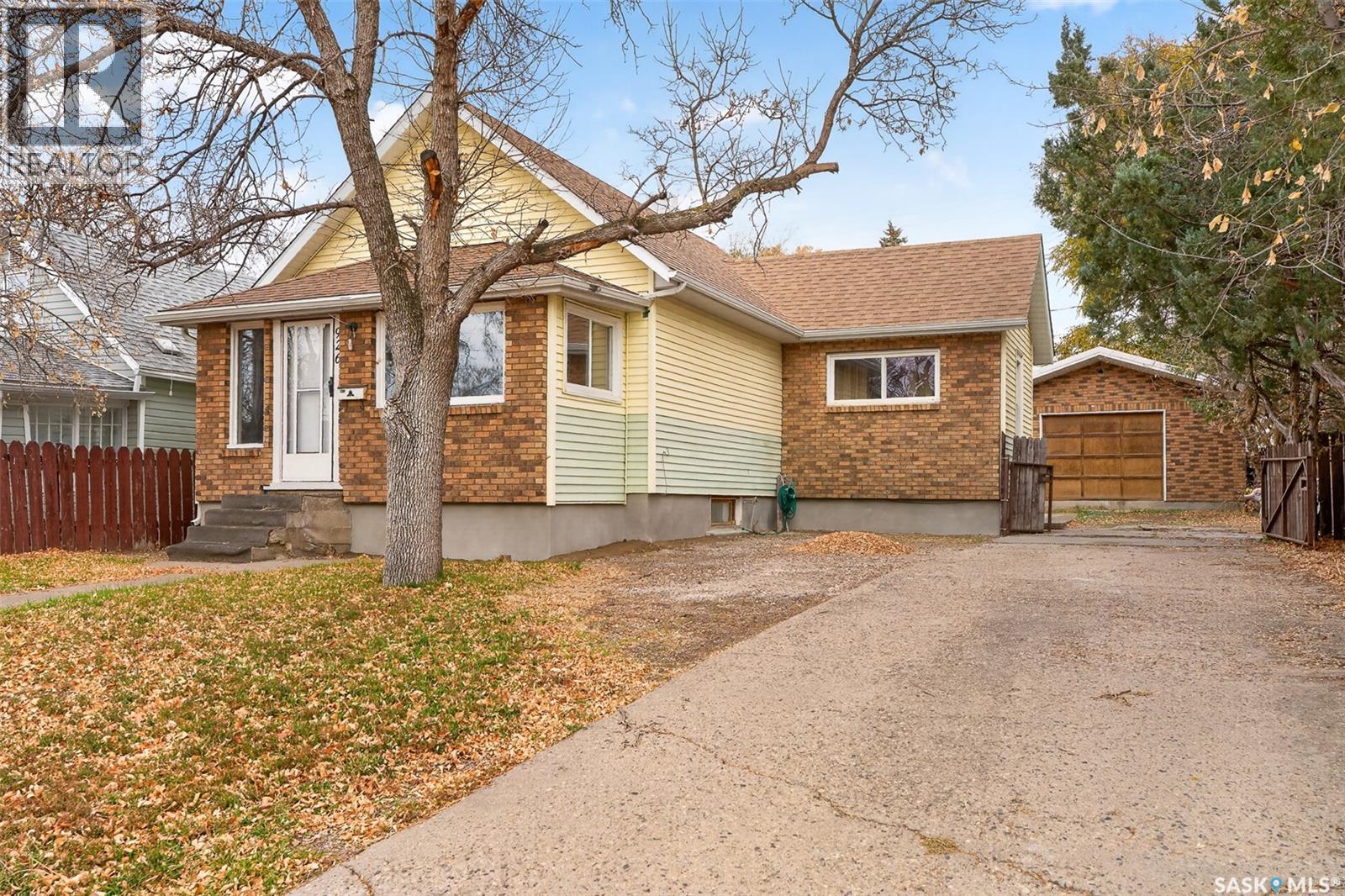 926 Montgomery STREET Property Photo 1