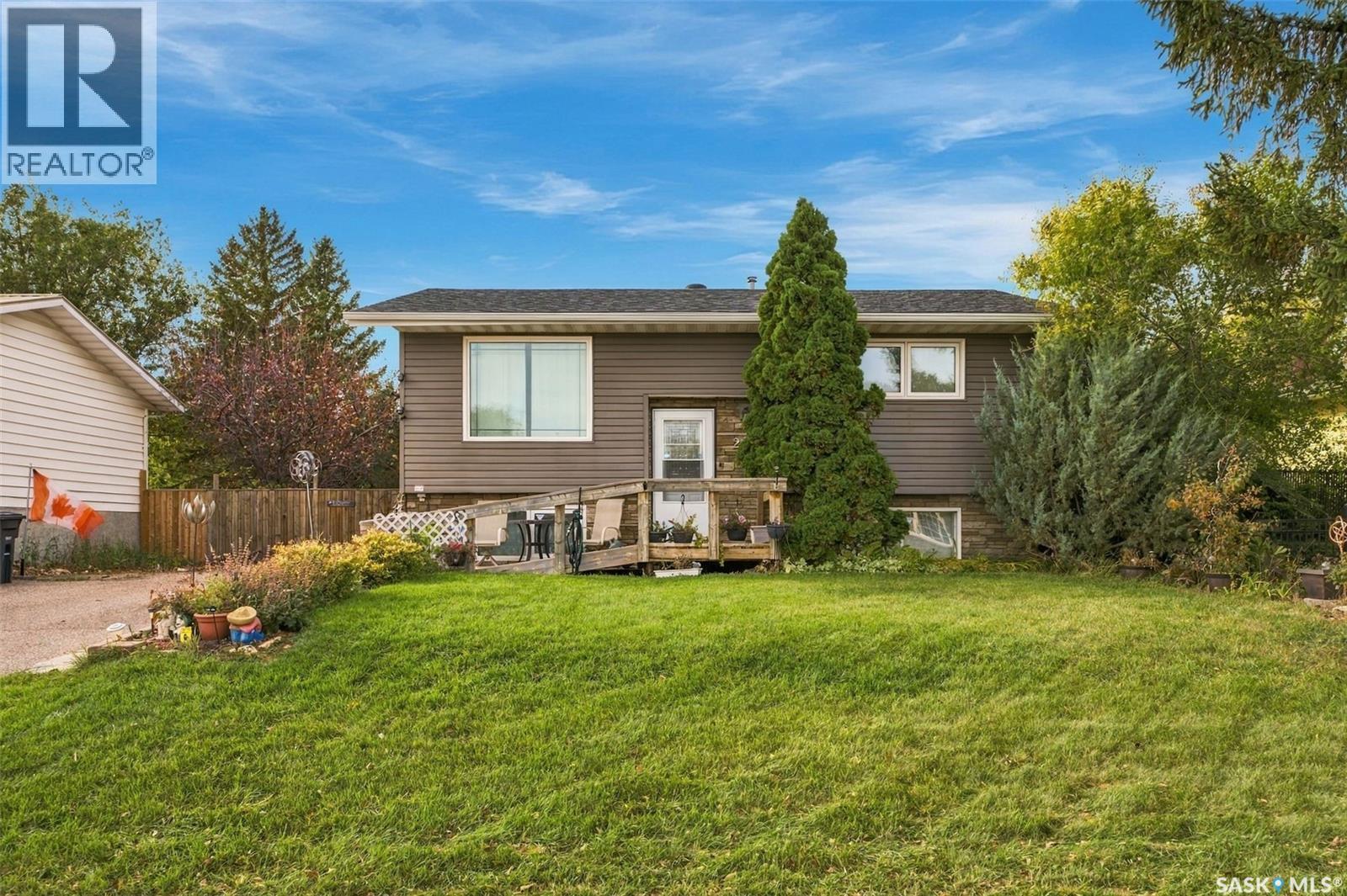 22 4th Avenue N Property Photo 1