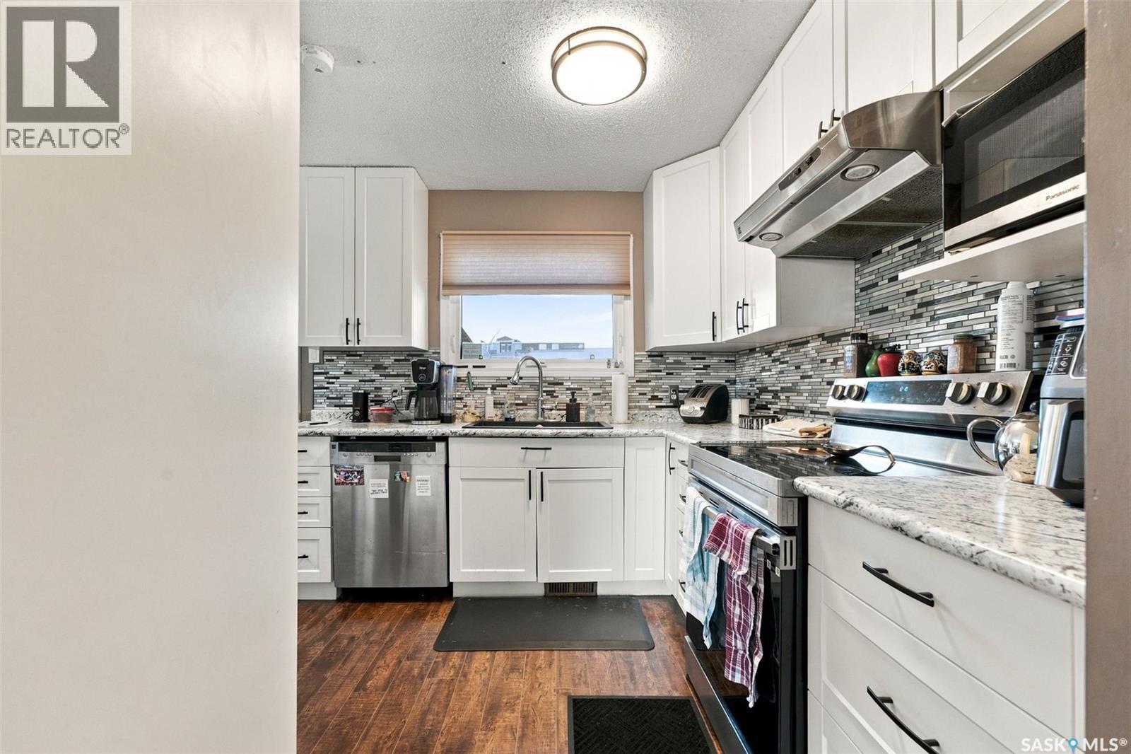 22 4th Avenue N Property Photo 7