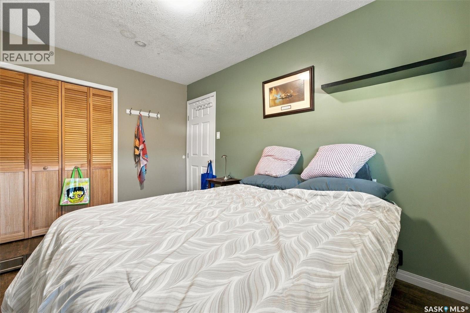 22 4th Avenue N Property Photo 15