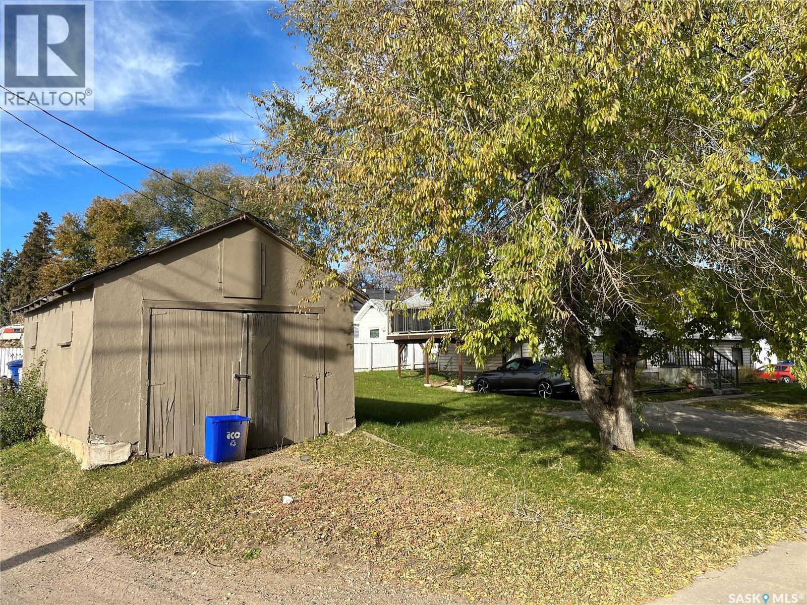 2701 1st Avenue E Property Photo 4