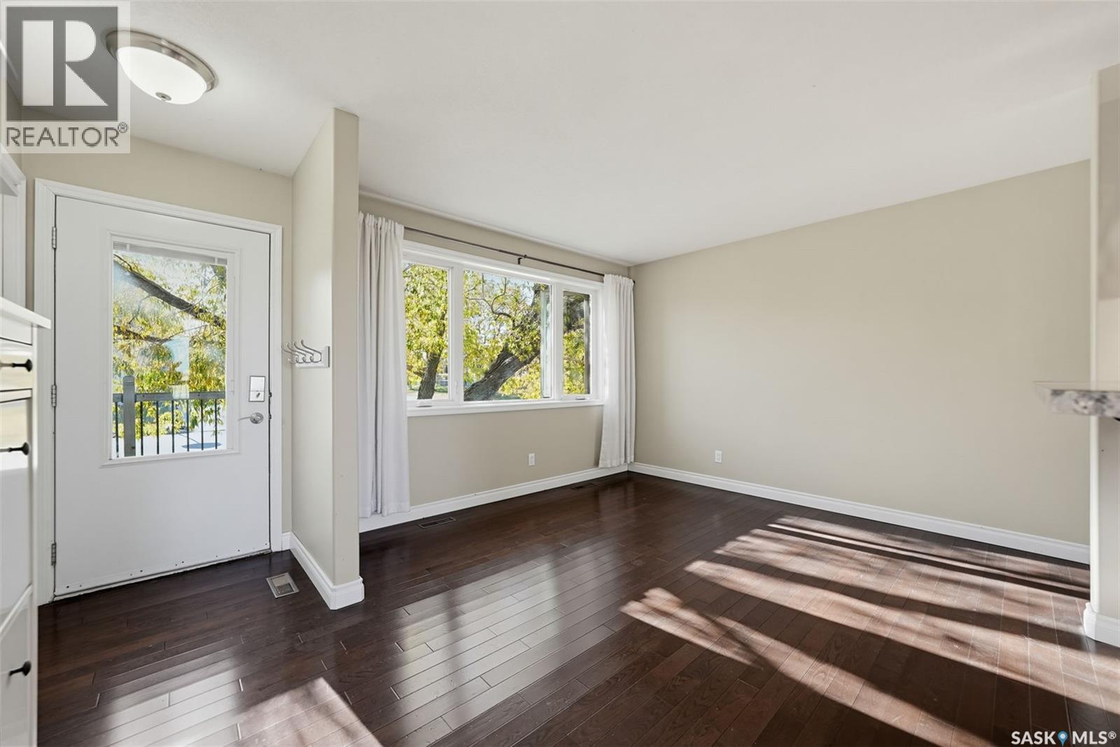 214 8th Avenue W Property Photo 4