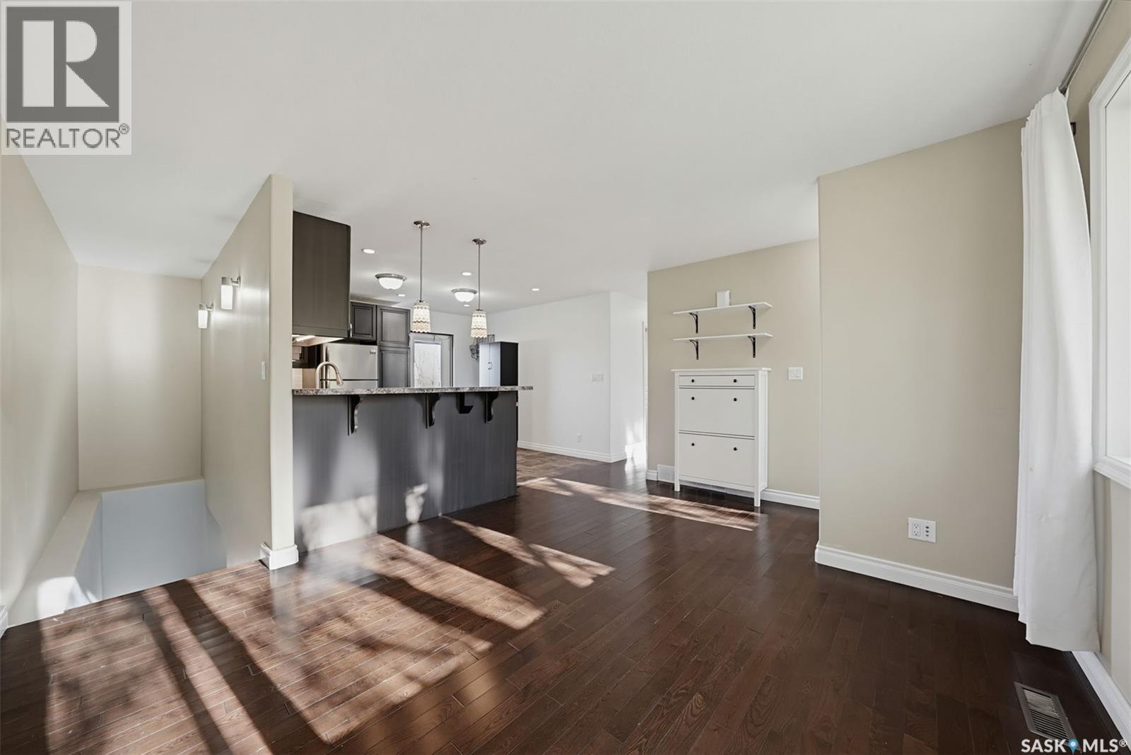 214 8th Avenue W Property Photo 6