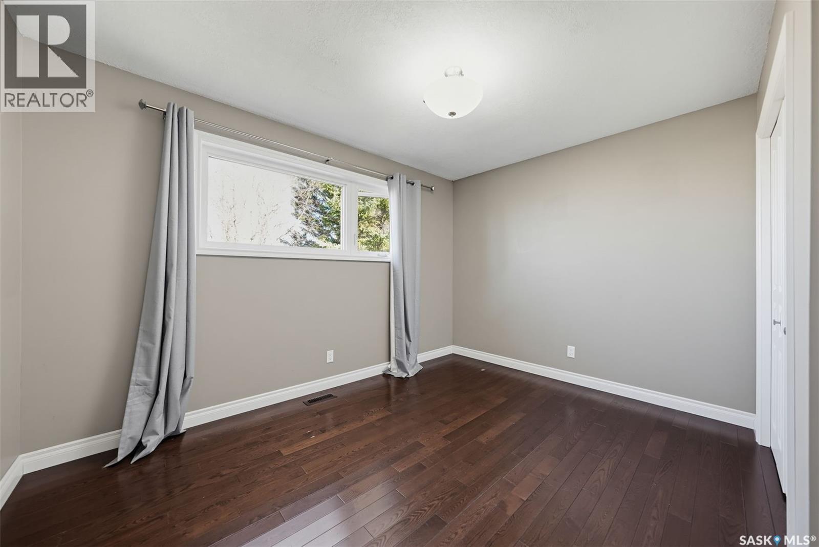 214 8th Avenue W Property Photo 11