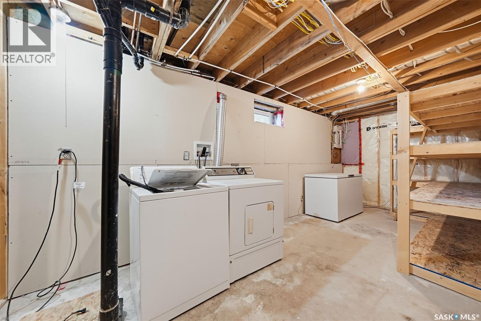 214 8th Avenue W Property Photo 19