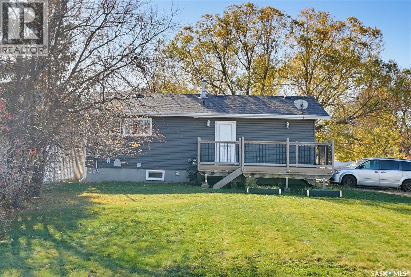 214 8th Avenue W Property Photo 27