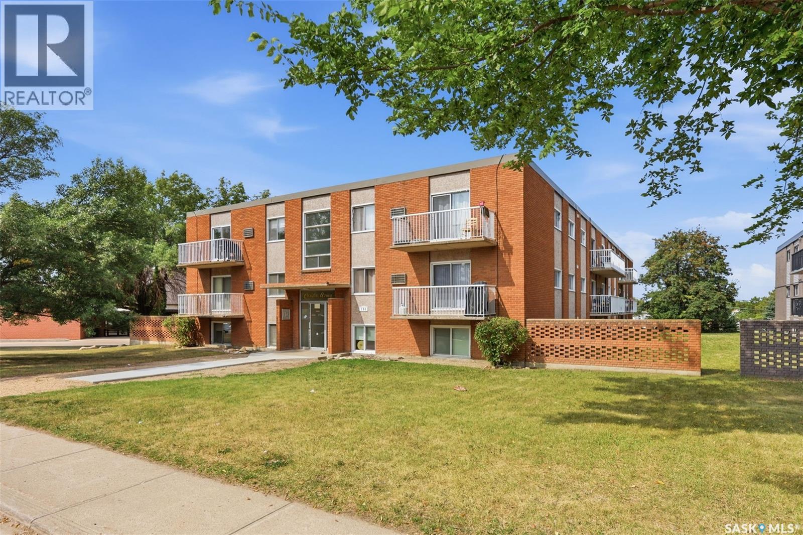 21 106 104th STREET E Property Photo 1