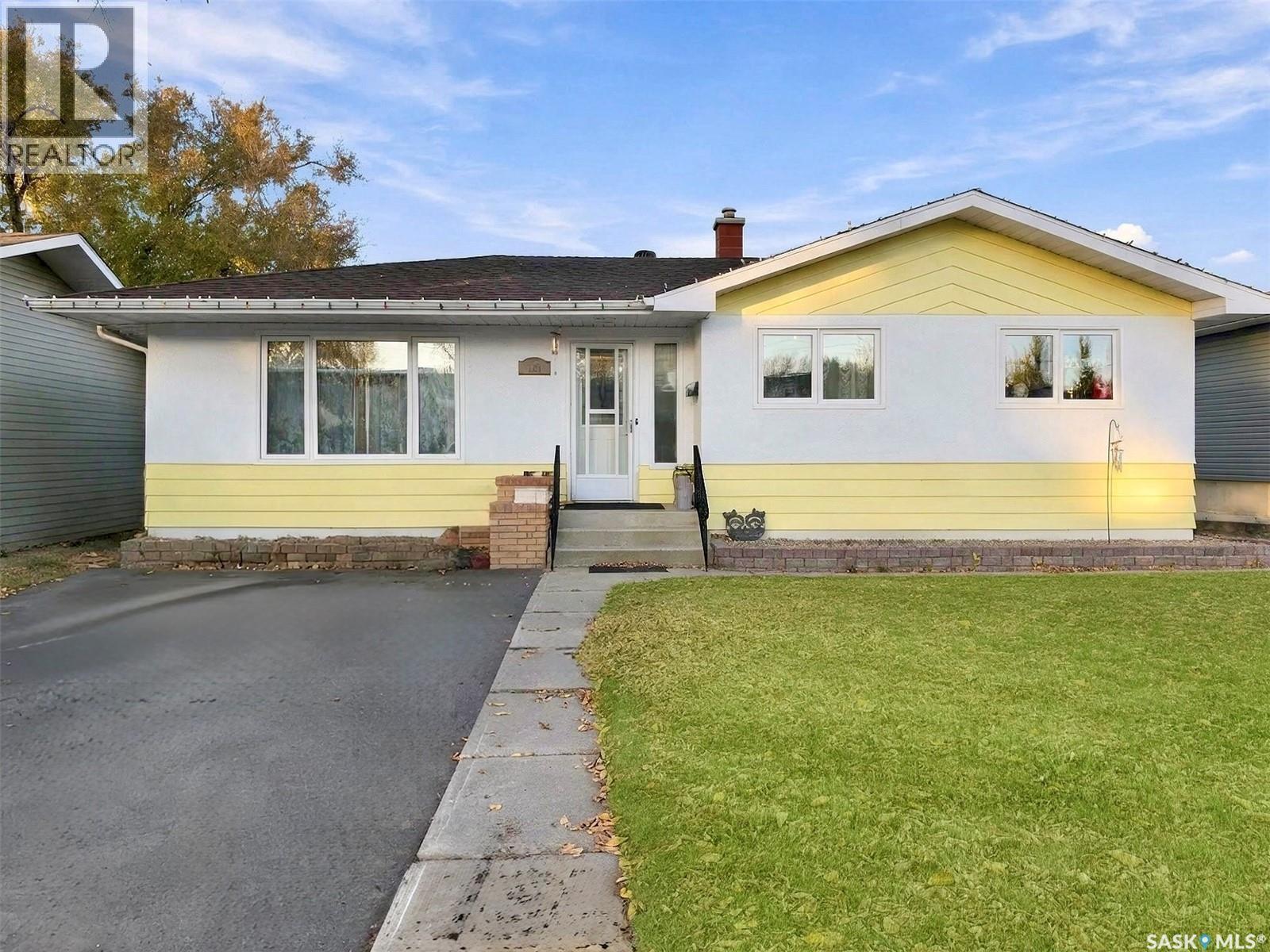 121 Allen Drive Property Photo 1