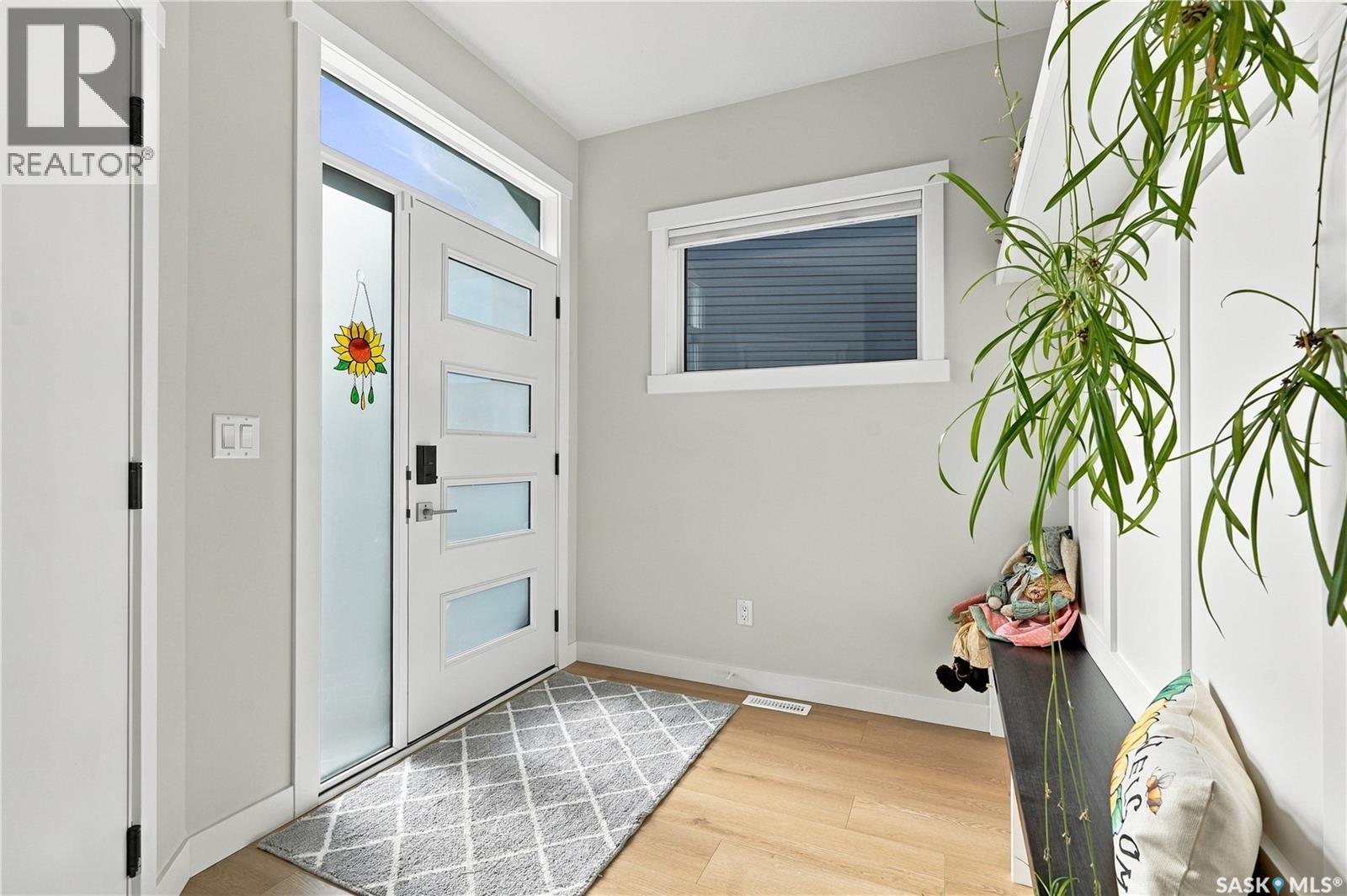 439 Doran Crescent Property Photo 2