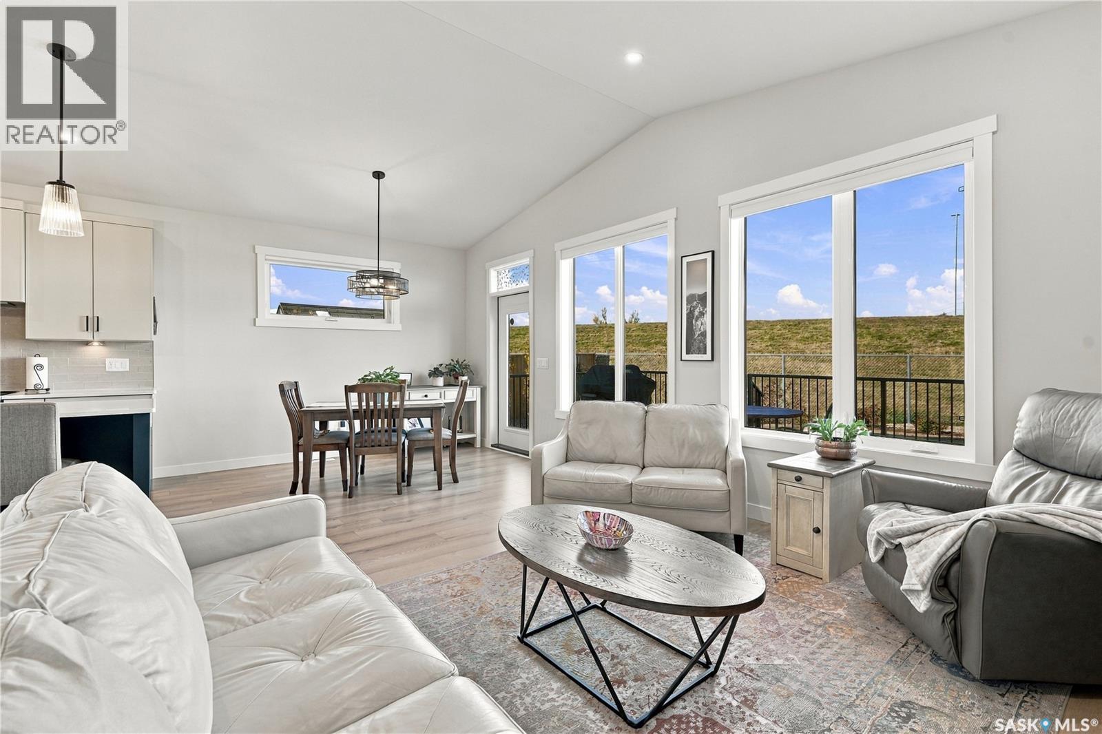 439 Doran Crescent Property Photo 11