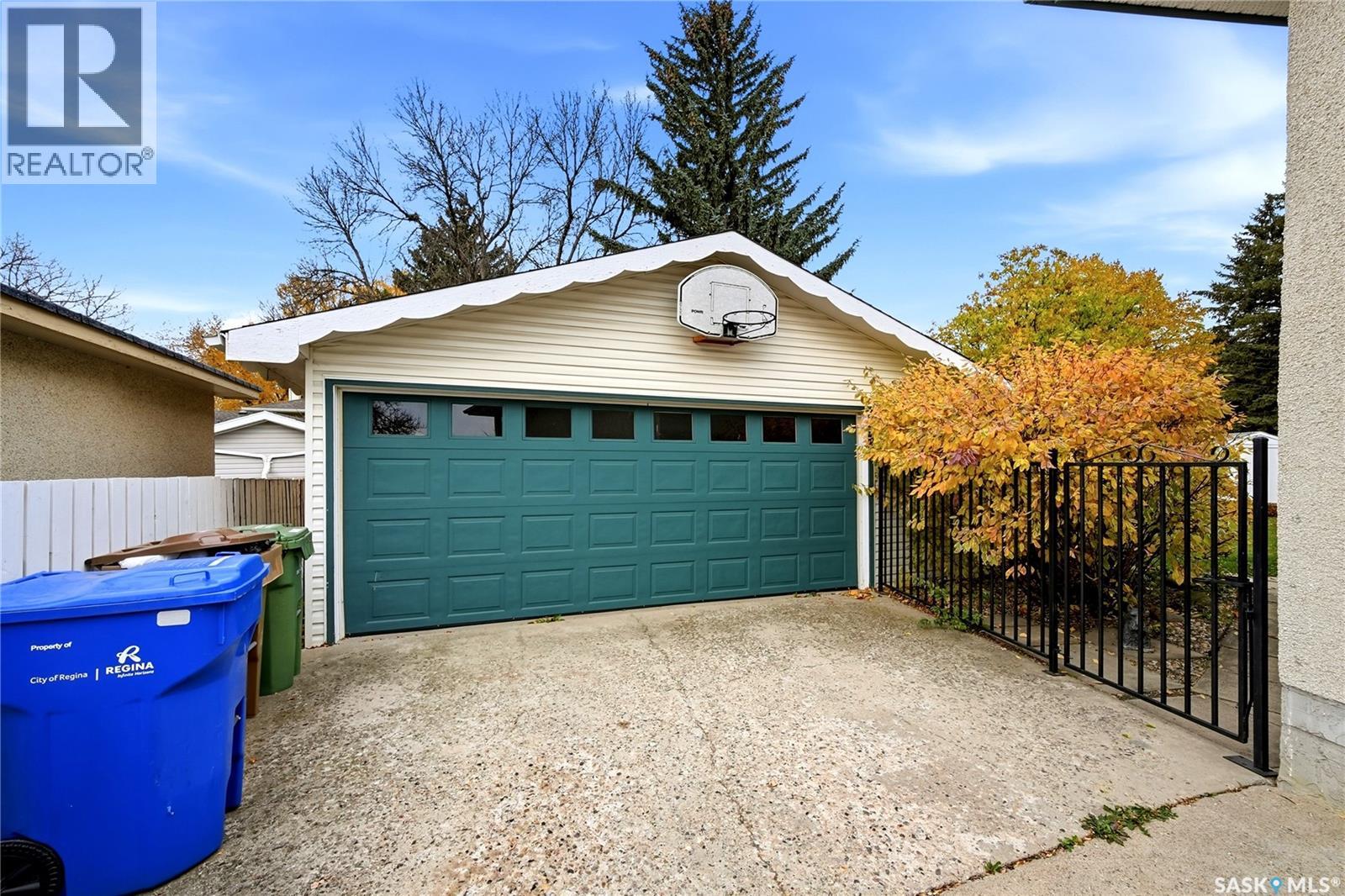 36 Atchison Crescent Property Photo 2