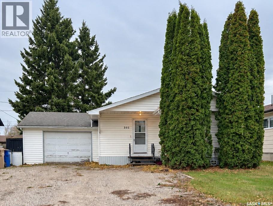 303 4th Avenue E Property Photo 1