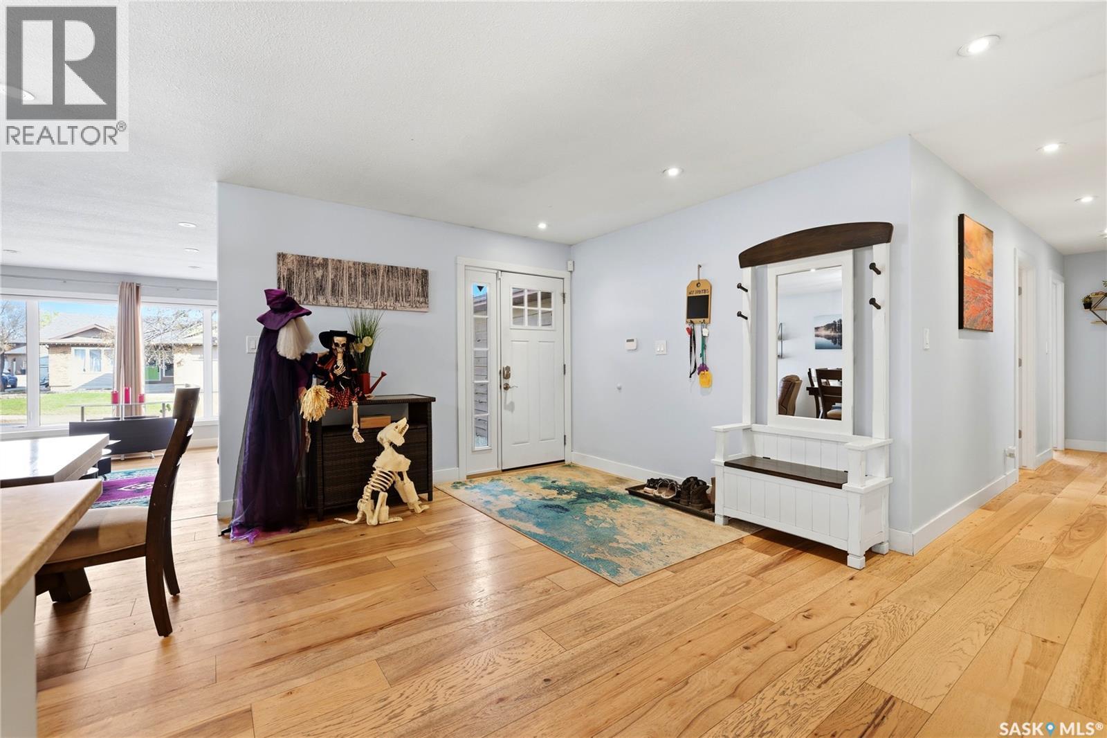 2258 Newis Bay E Property Photo 4