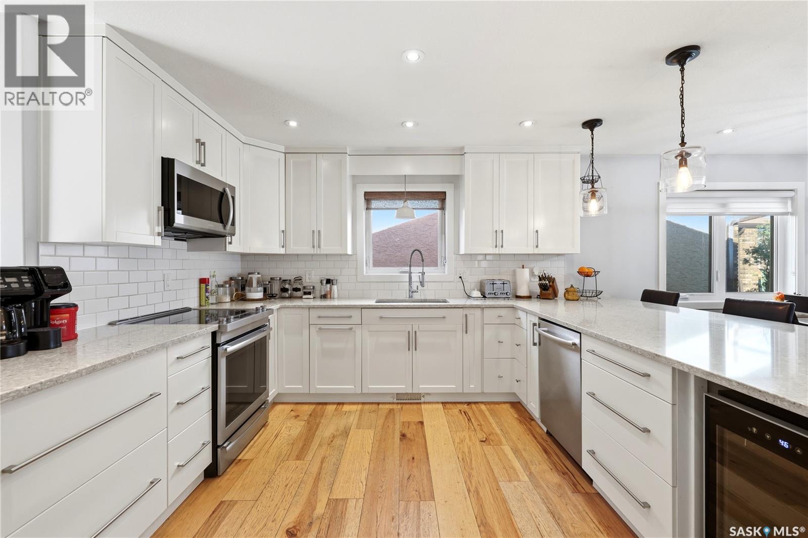2258 Newis Bay E Property Photo 10