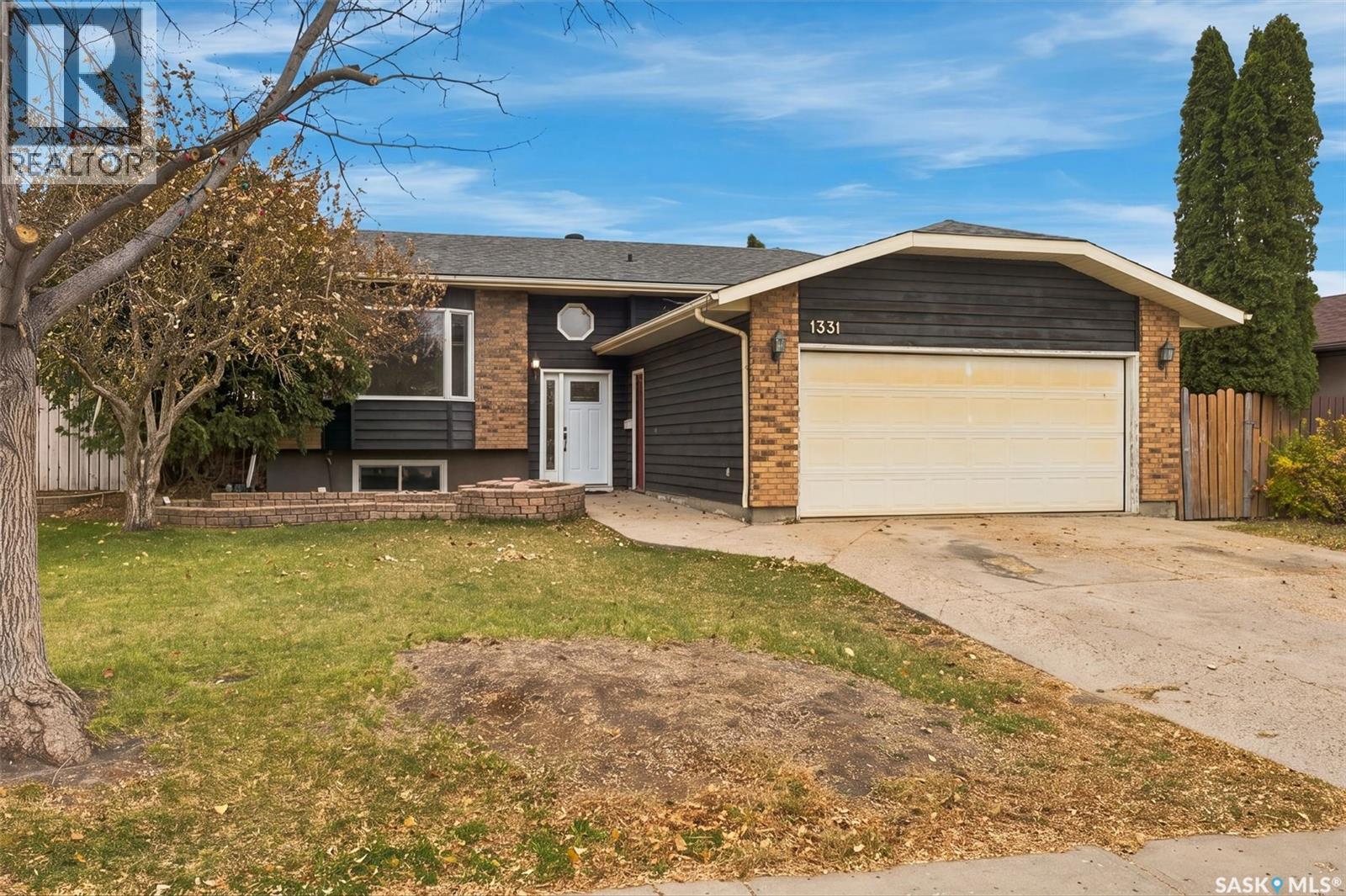 1331 McVeety DRIVE Property Photo 1