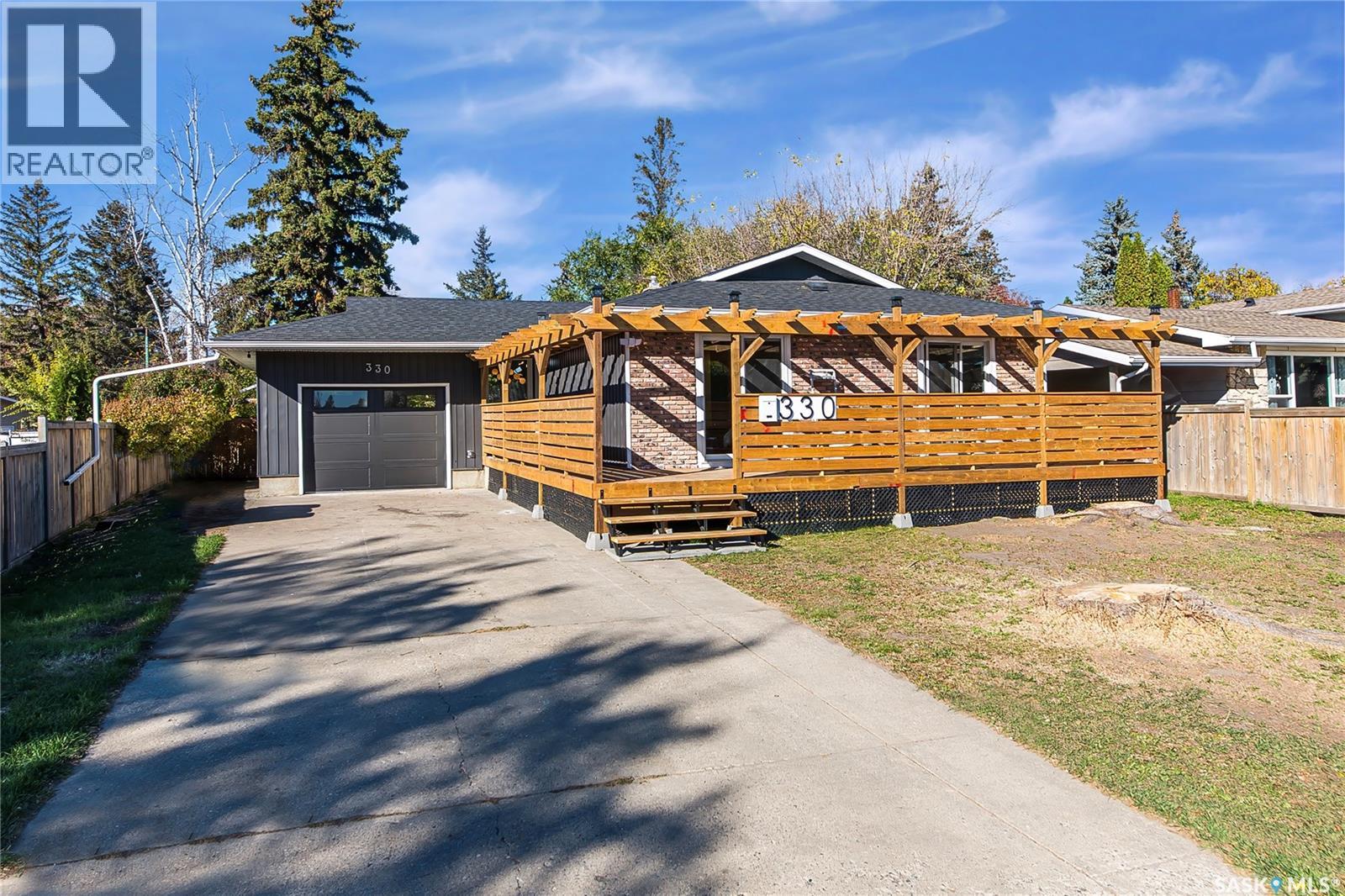 330 Acadia DRIVE Property Photo 1