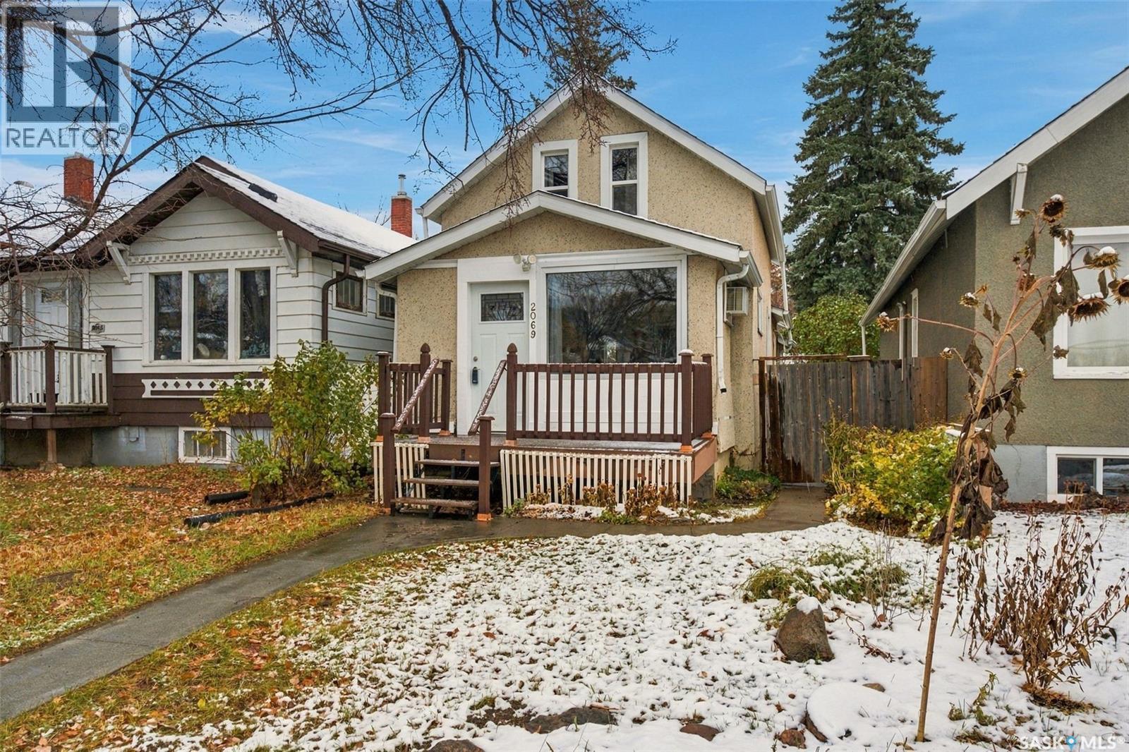 2069 Montreal Street Property Photo 1