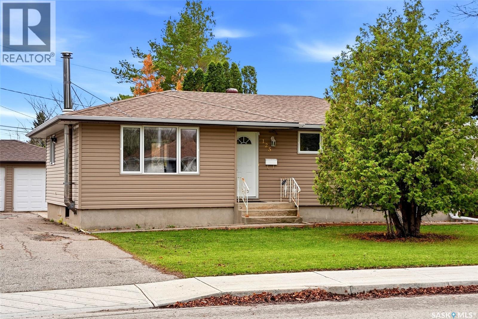 125 Stapleford Crescent Property Photo 1