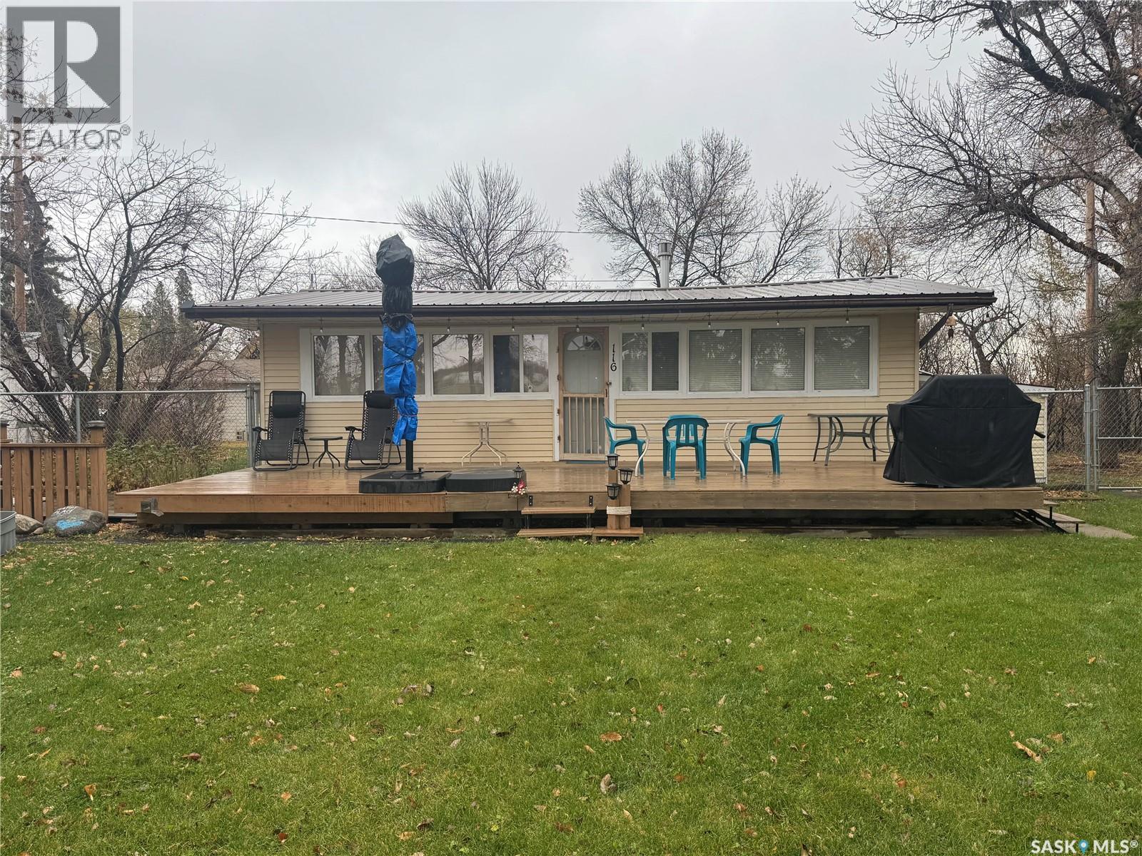 116 Nicoll AVENUE Property Photo 1