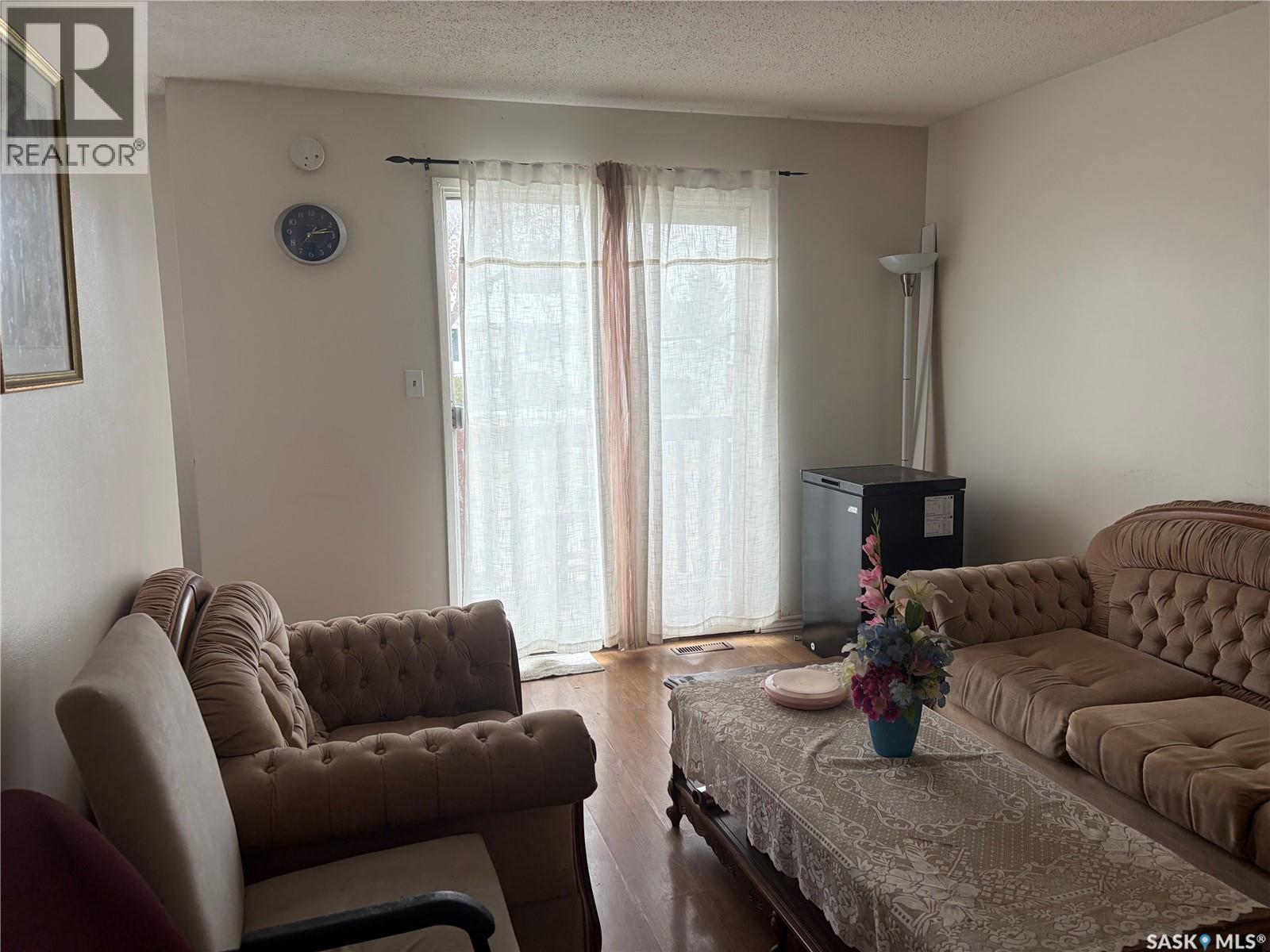 3751 - 3753 Fairlight Drive Property Photo 2