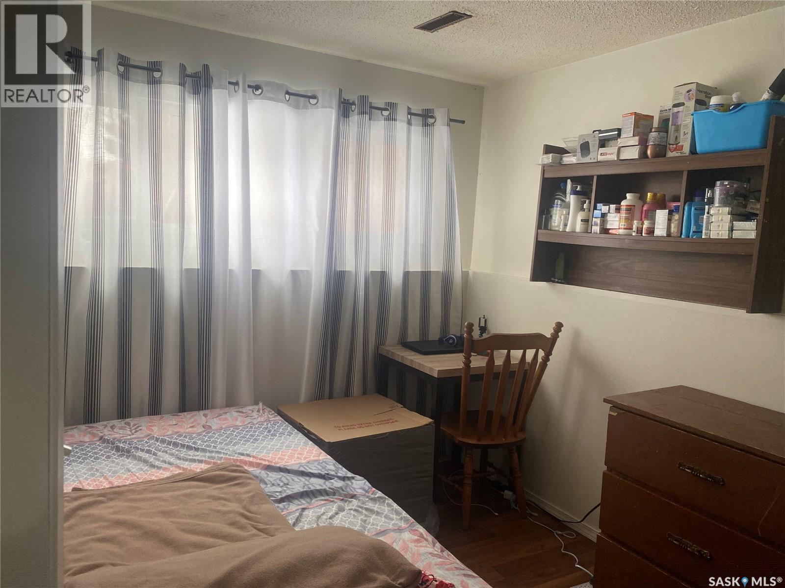 3751 - 3753 Fairlight Drive Property Photo 9
