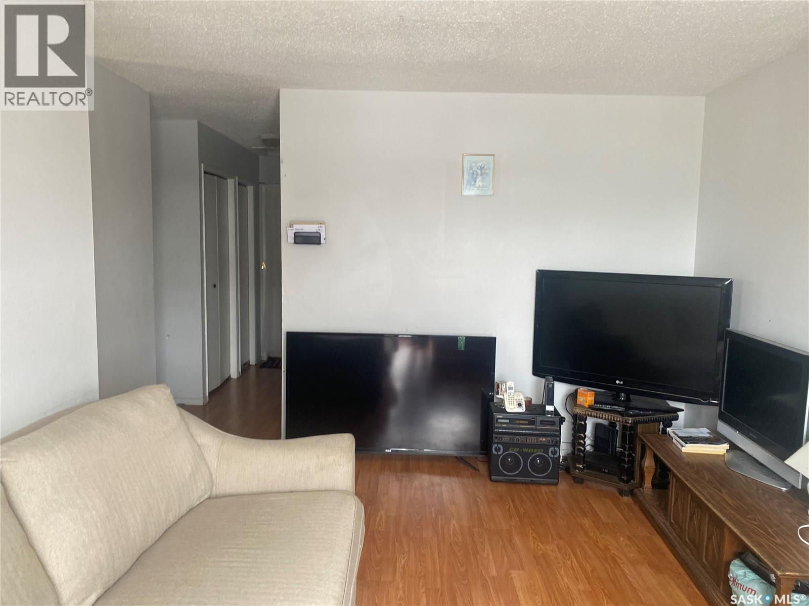 3751 - 3753 Fairlight Drive Property Photo 29