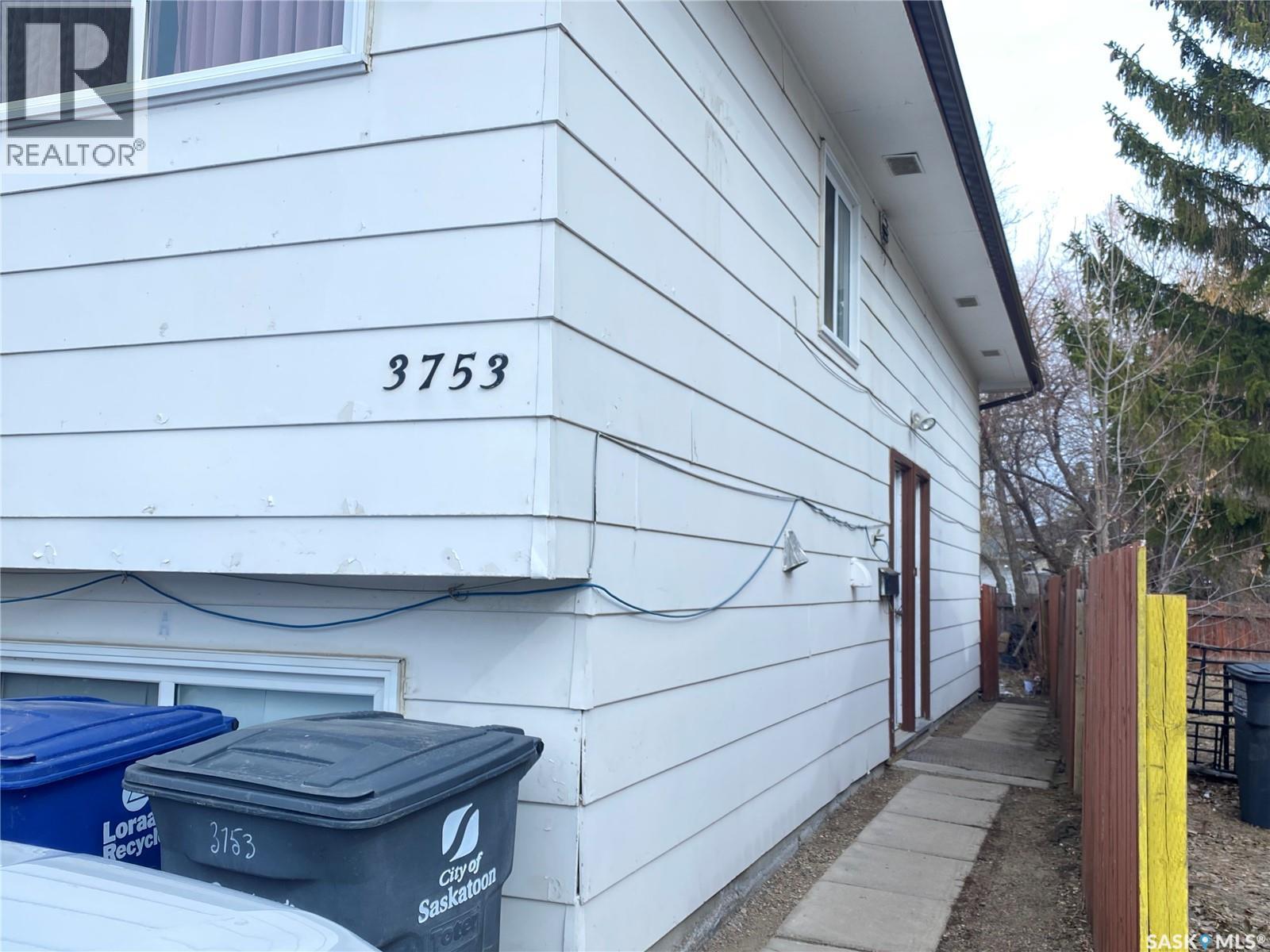 3751 - 3753 Fairlight Drive Property Photo 50