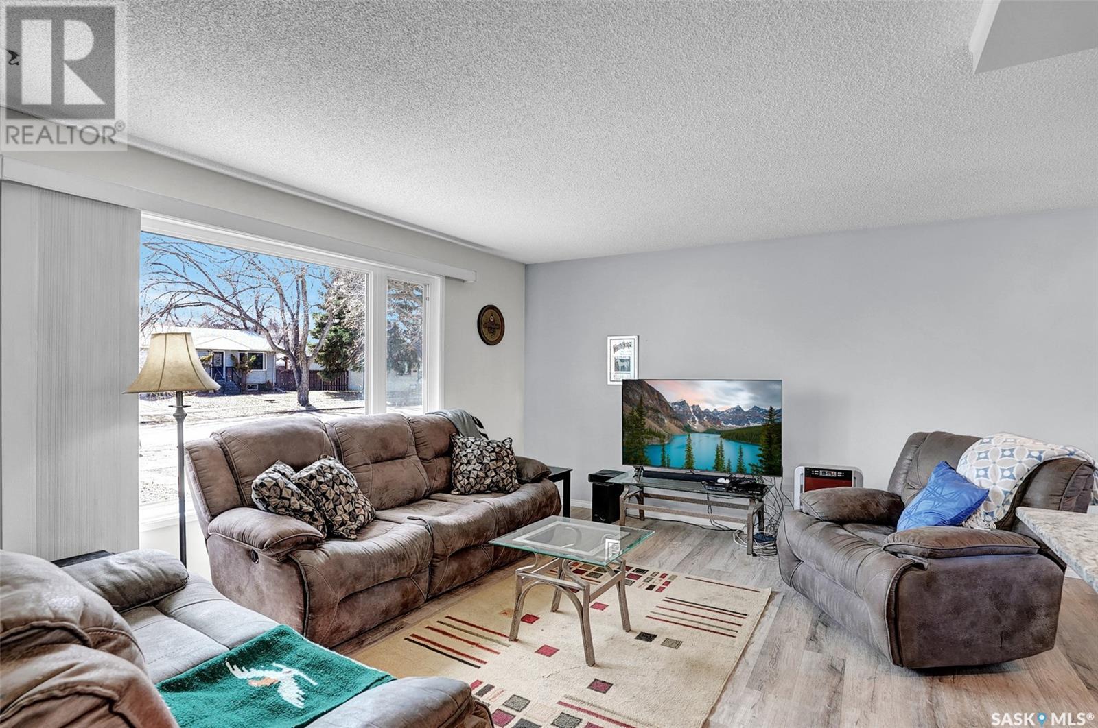 924 Iroquois Street W Property Photo 8