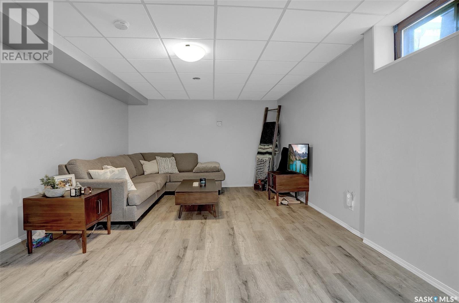 924 Iroquois Street W Property Photo 19