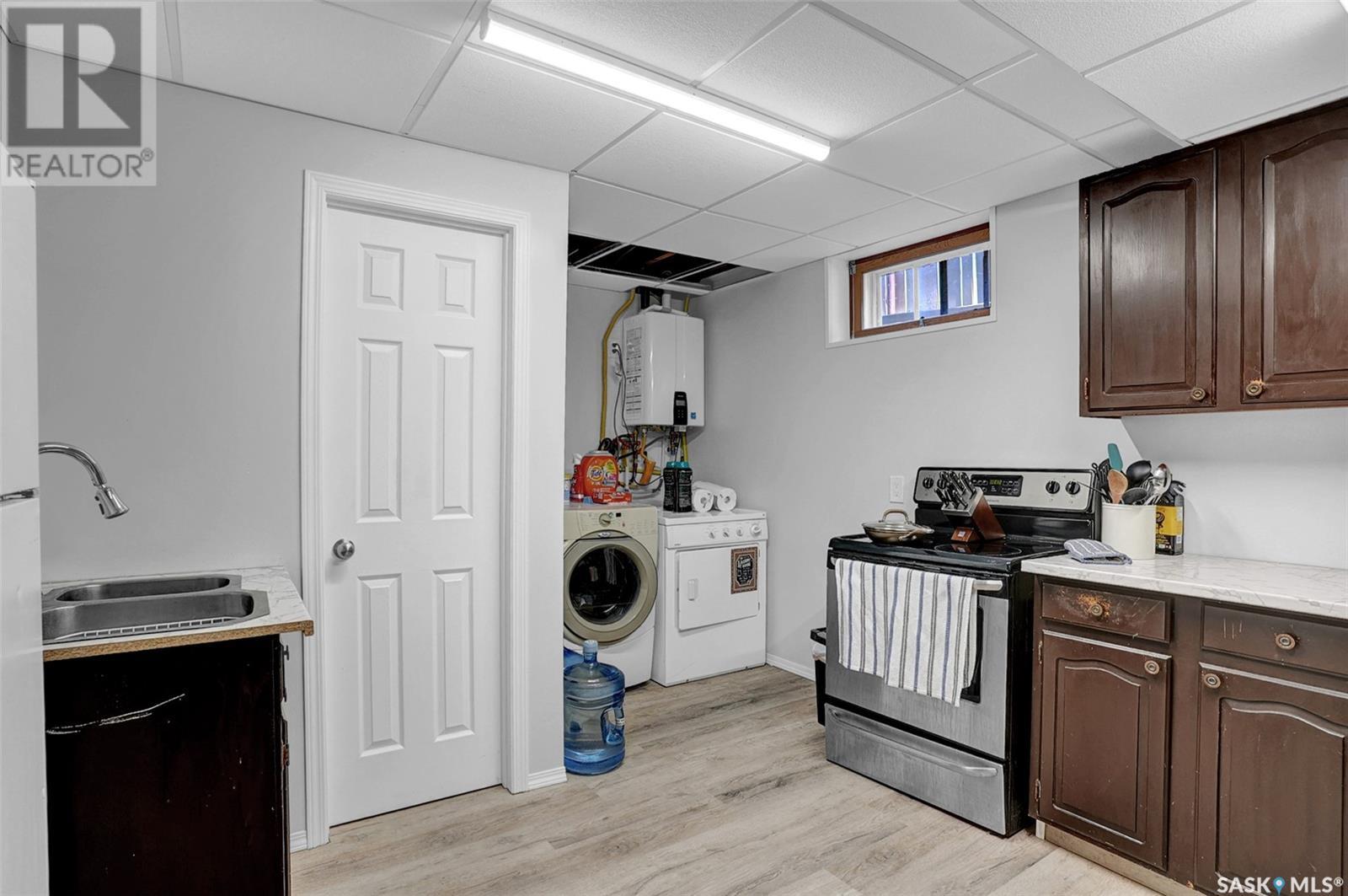 924 Iroquois Street W Property Photo 27