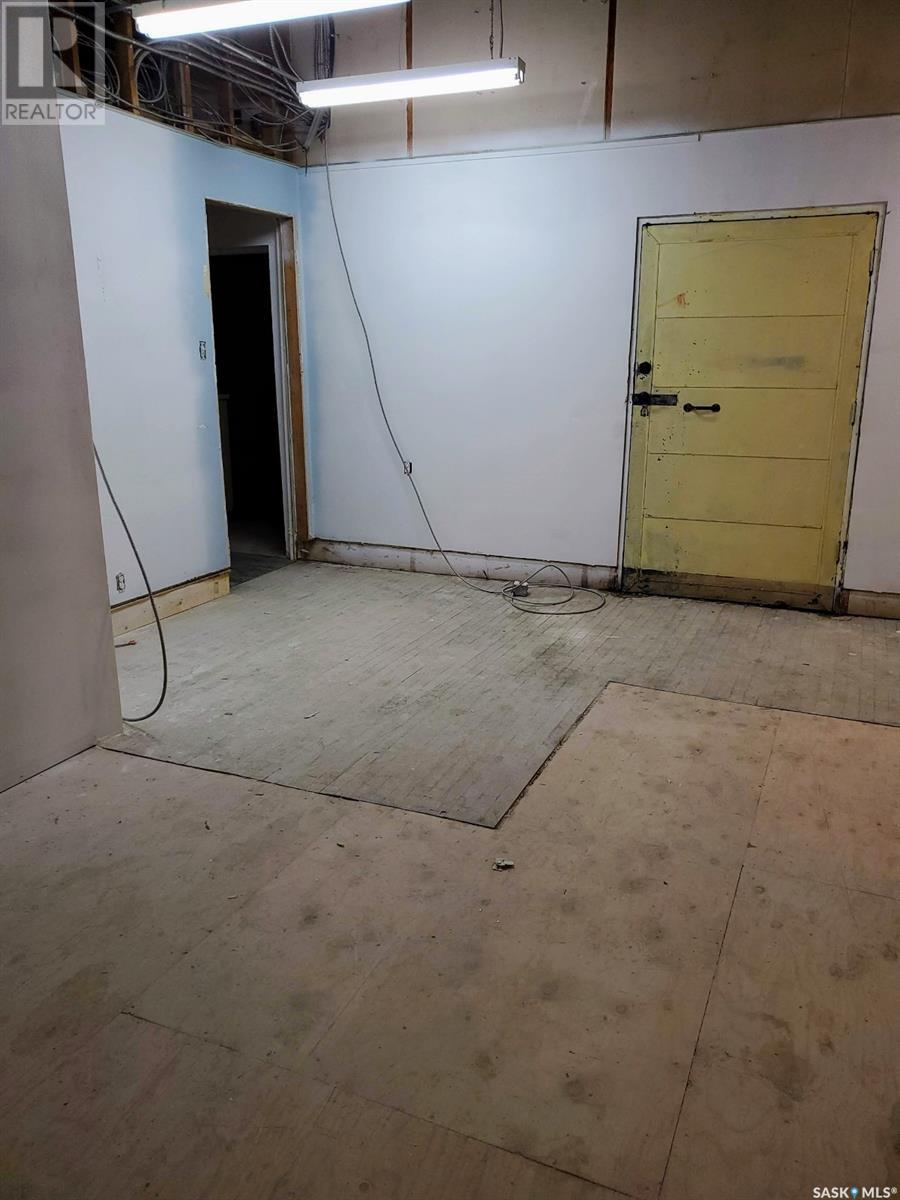 302 Main Street Property Photo 4