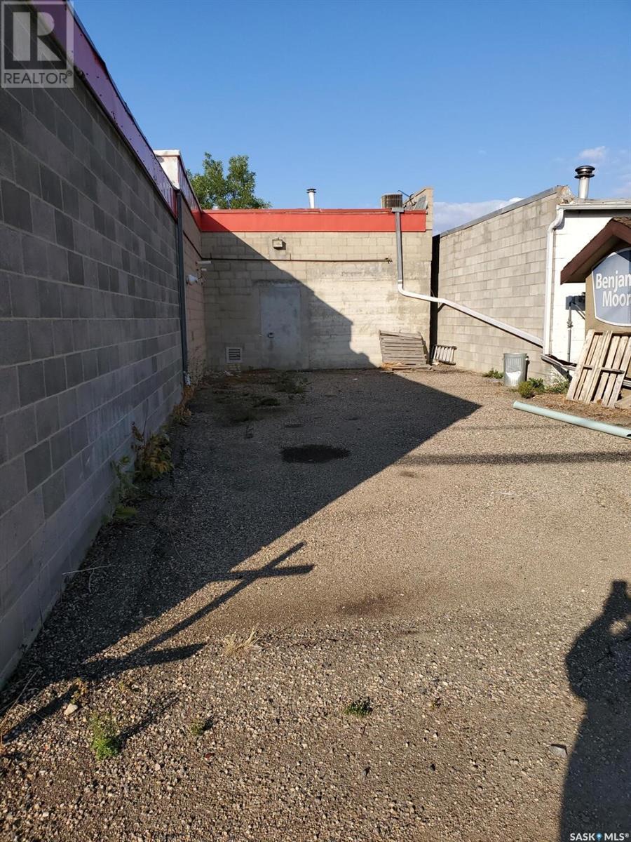 302 Main Street Property Photo 8