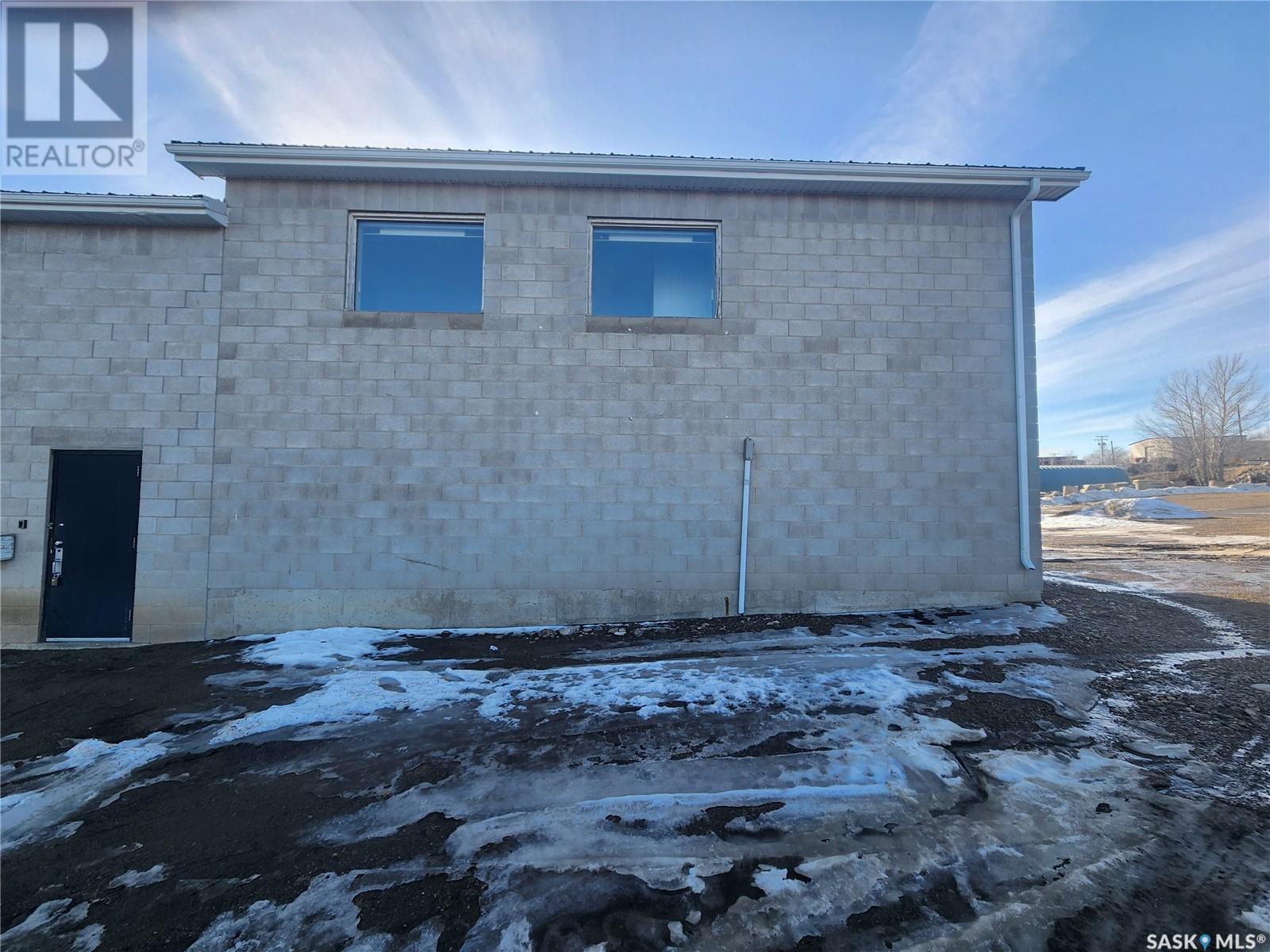 1221 Ominica Street E Property Photo 20