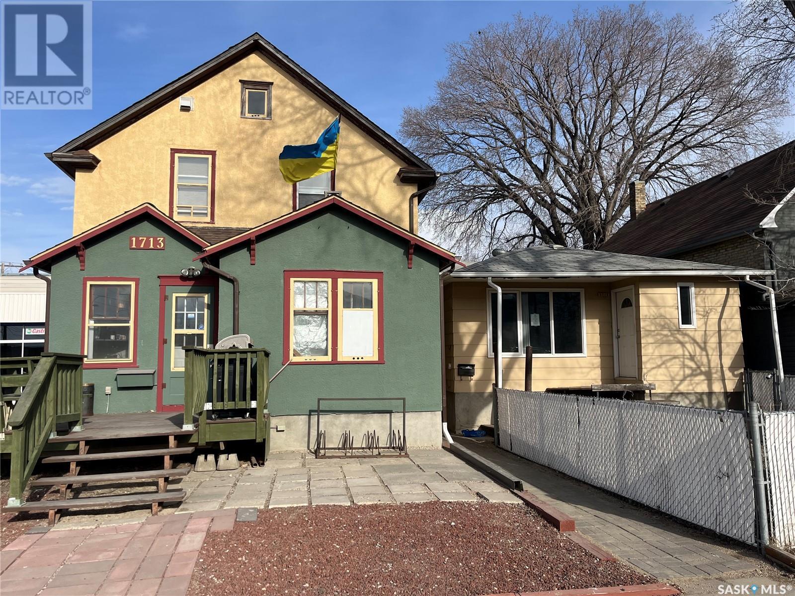 1713 John Street Property Photo 1