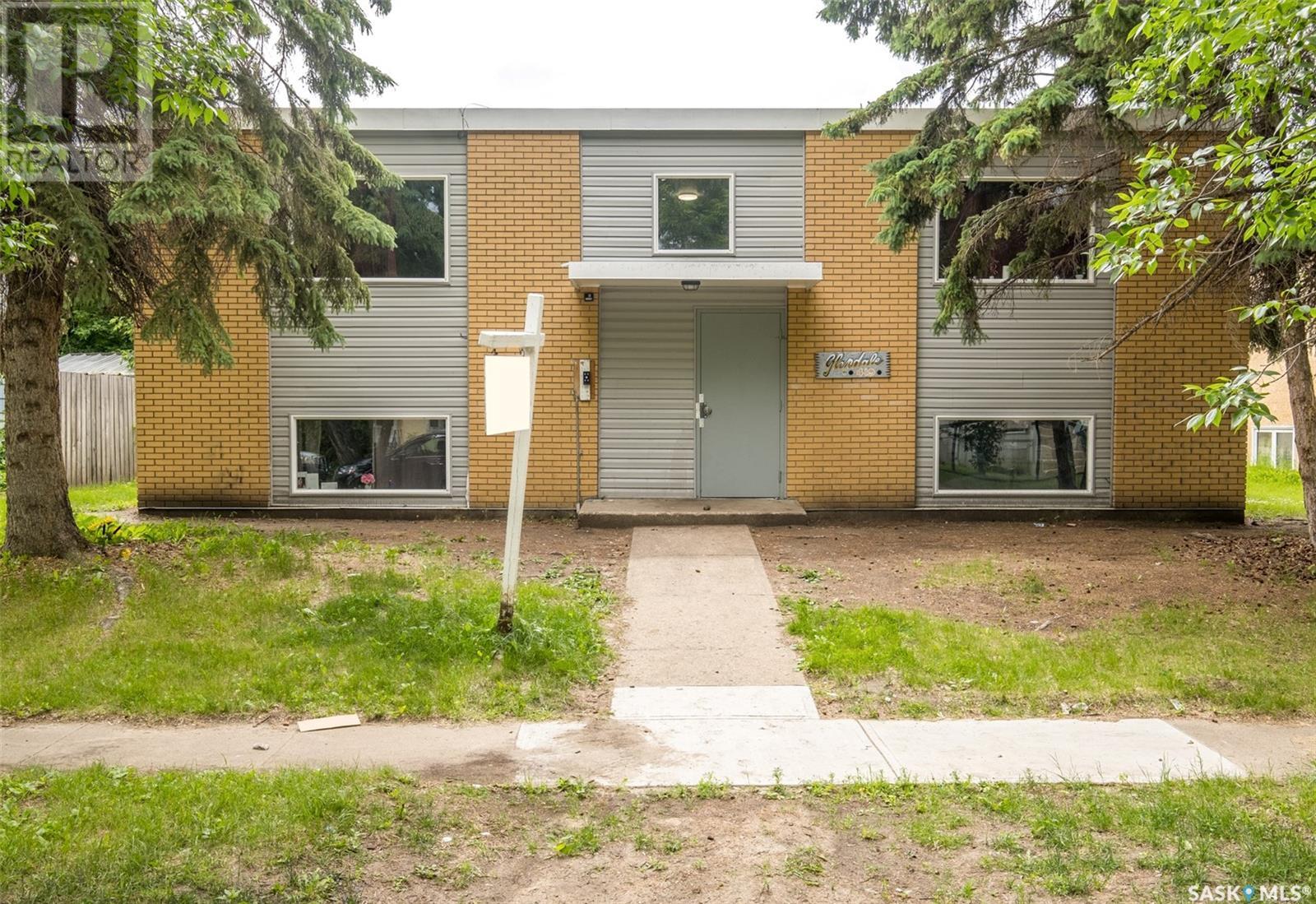 419 9th Street E Property Photo 1
