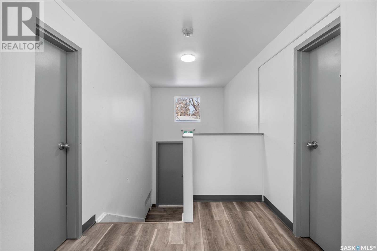 419 9th Street E Property Photo 2