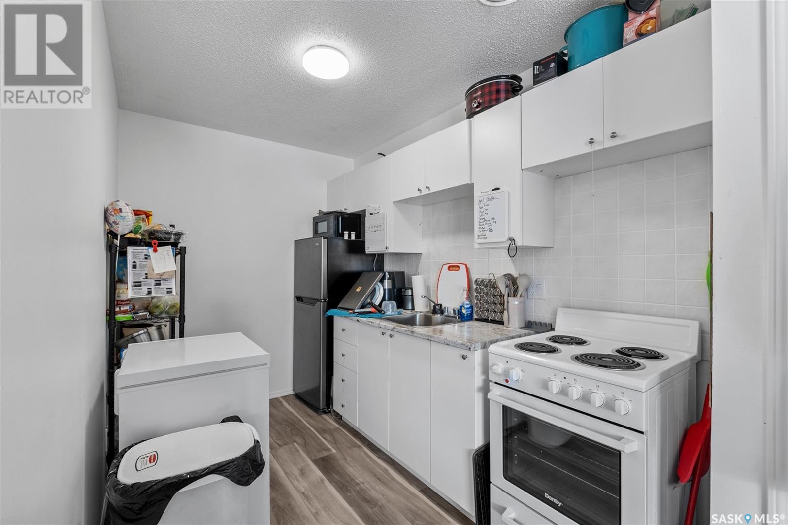 419 9th Street E Property Photo 9