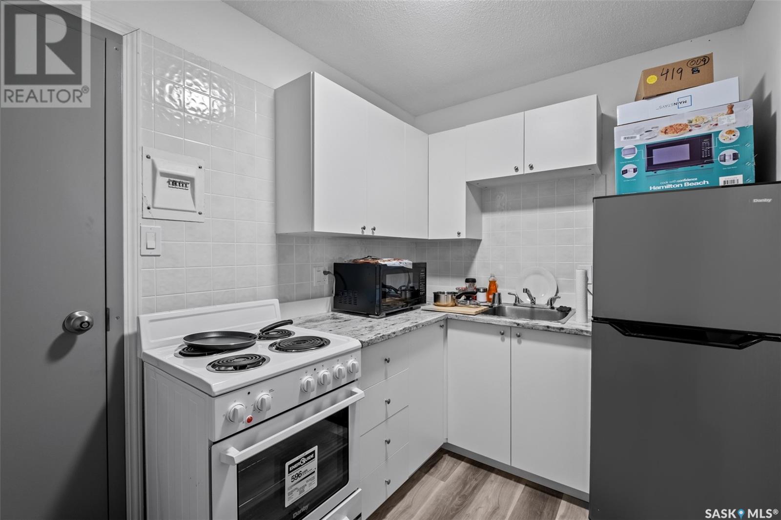 419 9th Street E Property Photo 11