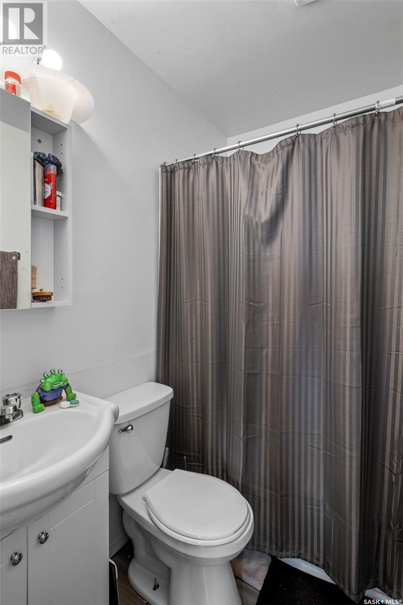 419 9th Street E Property Photo 12