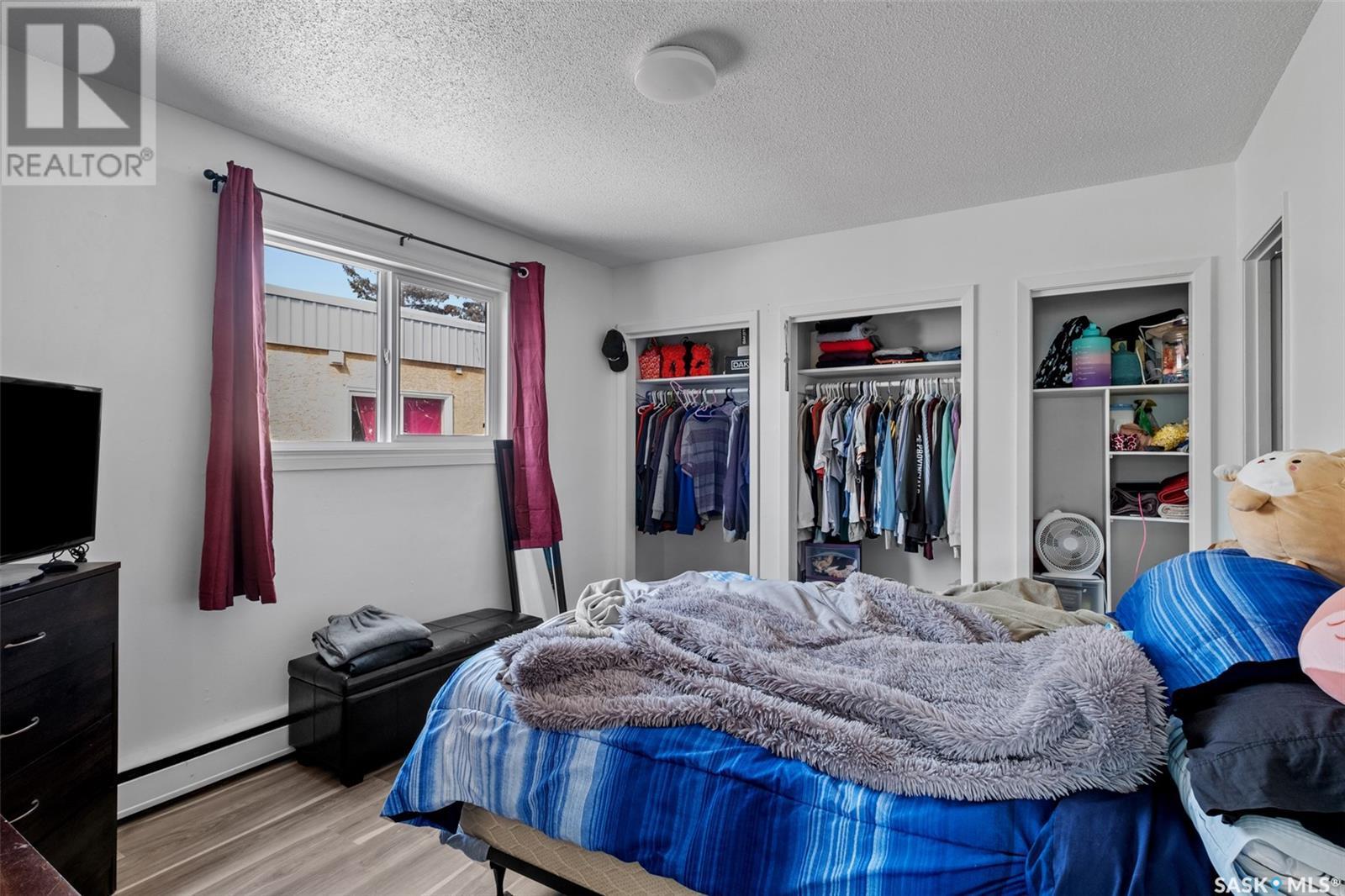 419 9th Street E Property Photo 13
